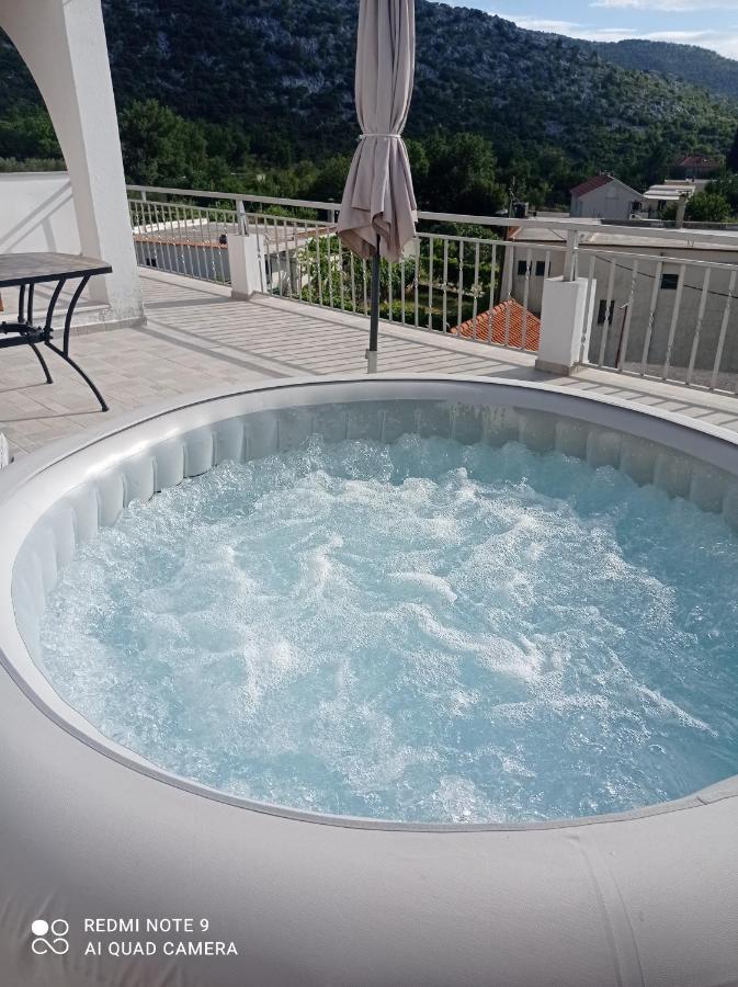 Holiday Home Horizonte With Jacuzzi Gornja Brela ภายนอก รูปภาพ