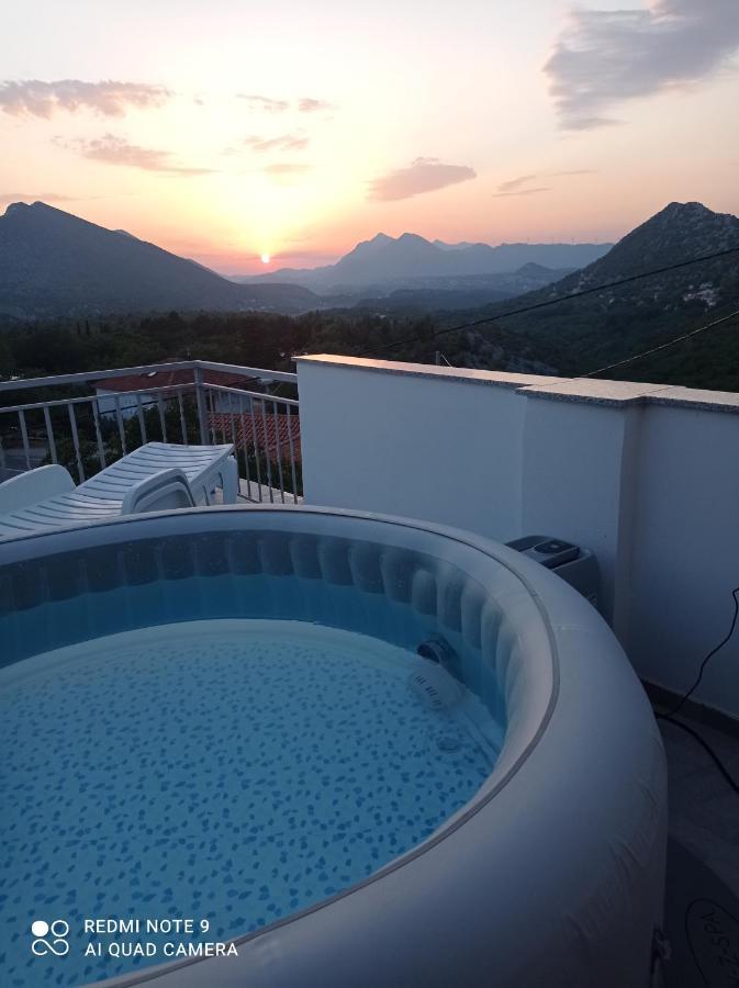 Holiday Home Horizonte With Jacuzzi Gornja Brela ภายนอก รูปภาพ