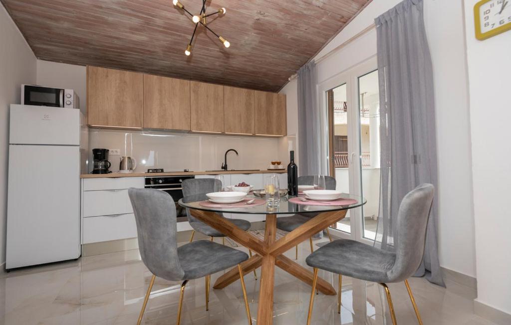 Holiday Home Horizonte With Jacuzzi Gornja Brela ภายนอก รูปภาพ