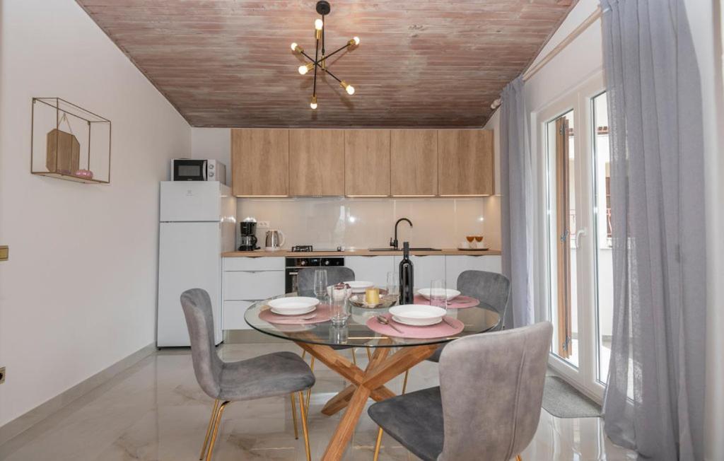 Holiday Home Horizonte With Jacuzzi Gornja Brela ภายนอก รูปภาพ