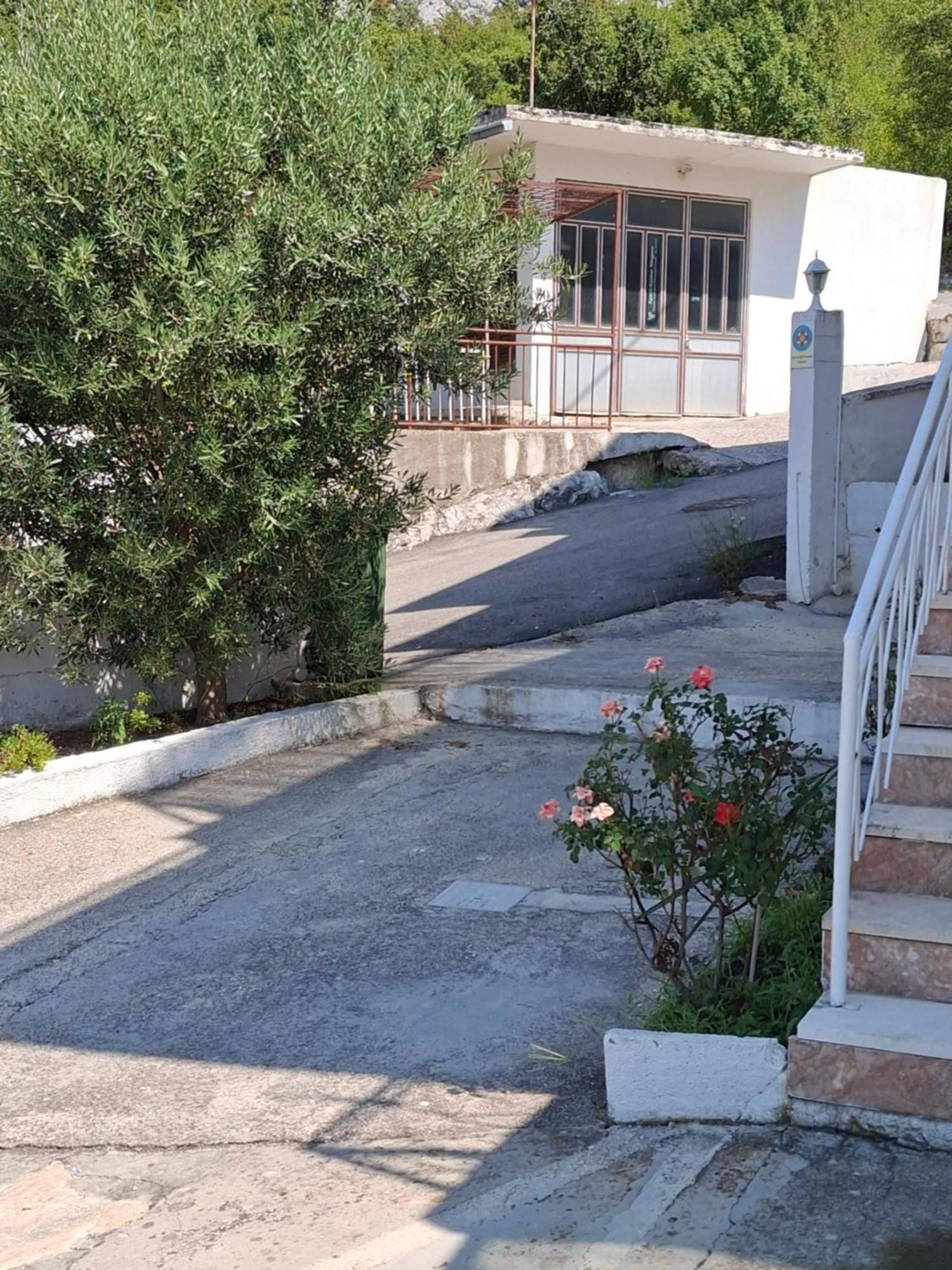 Holiday Home Horizonte With Jacuzzi Gornja Brela ภายนอก รูปภาพ