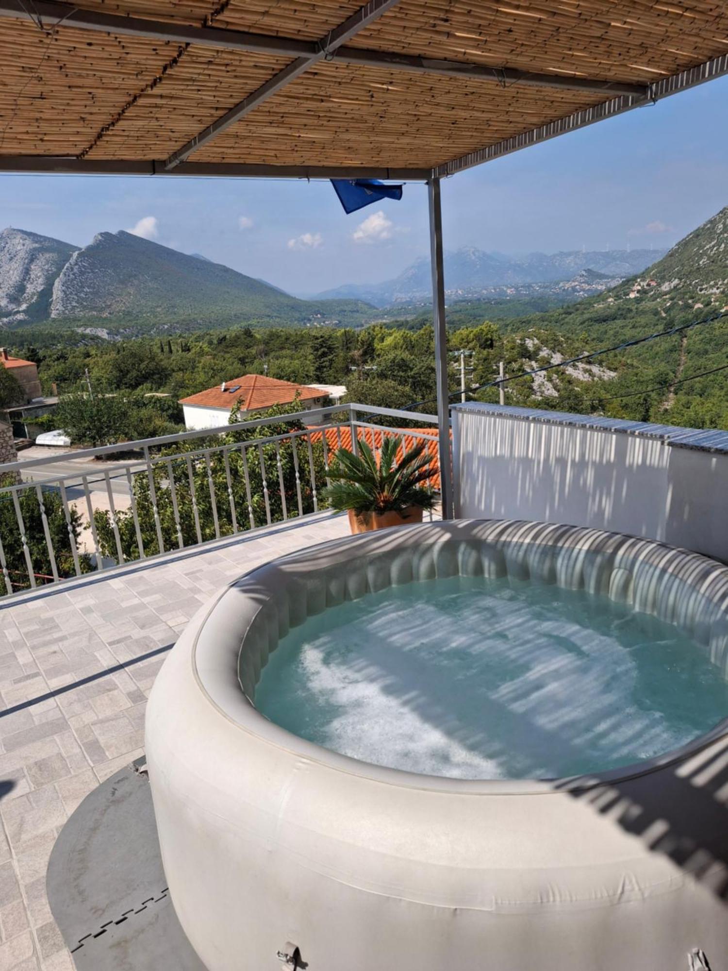 Holiday Home Horizonte With Jacuzzi Gornja Brela ภายนอก รูปภาพ